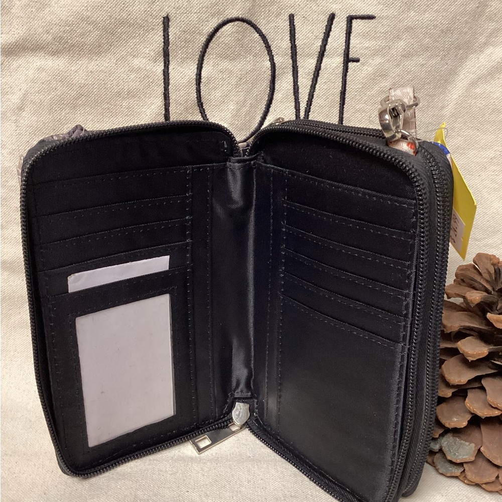 Jeep Wristlet Crossbody - Picture 3 of 4